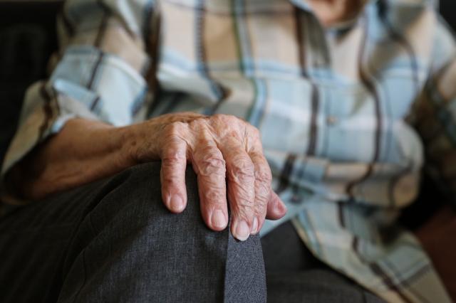 Investigaciones en Cali sobre deficits cognitivos en pacientes con parkinson.